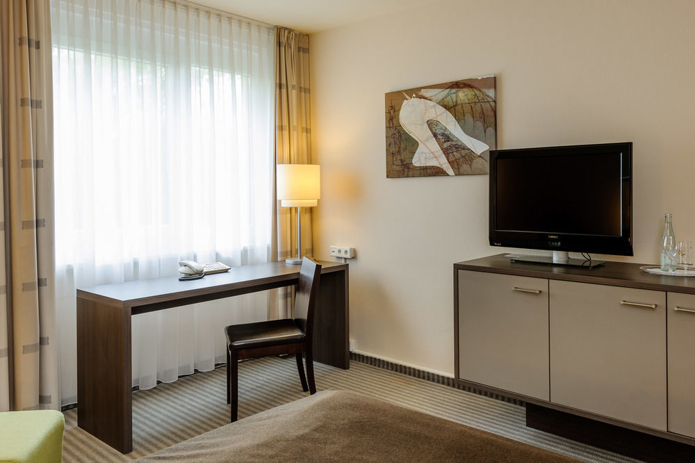 Mercure Airport Hotel Berlin Tegel Zewnętrze zdjęcie